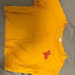 yellow t shirt